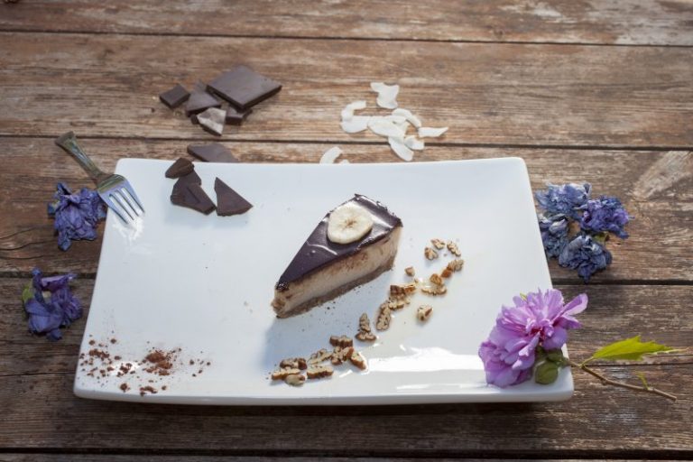 Raw Vegan Banana & Chocolate Cake
